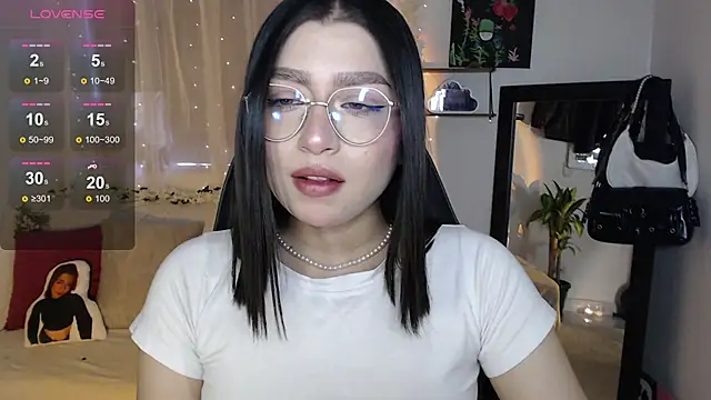 mily thomson b  online show from September 27, 7:19 pm