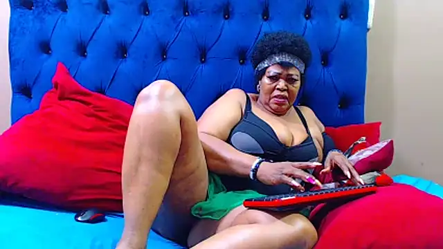 ebonycandy10 online show from April 8, 8:31 pm