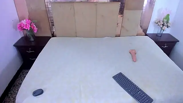 LizBrook online show from March 2, 3:05 pm