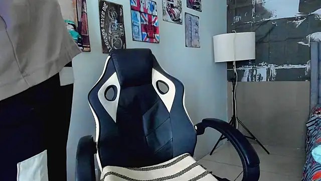 Snapshot of jaden_98_ chatting on July 17, 6:02 pm jaden 98 online show from July 17, 6:02 pm