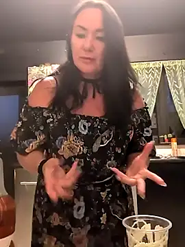 Snapshot of KinkyLittleWitch chatting on July 8, 10:03 pm KinkyLittleWitch online show from July 8, 10:03 pm
