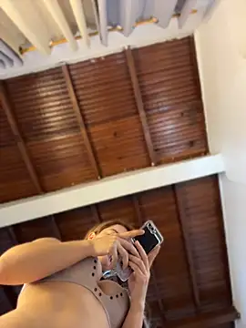 emiss  online show from April 8, 2:50 pm