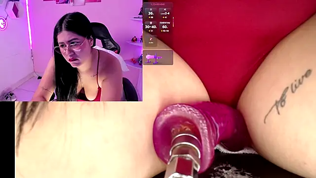 DanielaHang online show from March 27, 1:55 pm