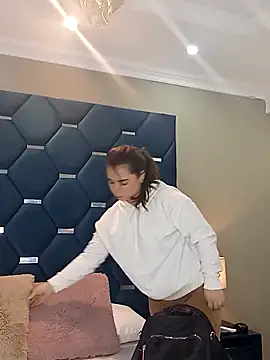 ThaniaJones online show from September 9, 11:32 am