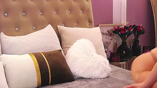 Snapshot of BrianaKennedi chatting on February 25, 12:24 pm BrianaKennedi online show from February 25, 12:24 pm