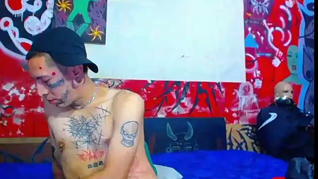 deivid estrada online show from April 3, 4:49 pm