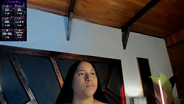 EmiliWilliams online show from April 17, 11:30 pm