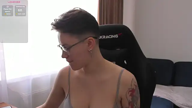 JessieFlower online show from May 15, 6:53 am