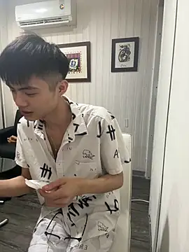 Snapshot of mumuowl chatting on September 18, 6:10 pm mumuowl online show from September 18, 6:10 pm