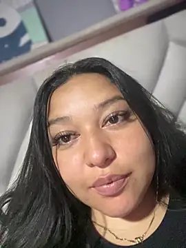 Snapshot of Kym_Owens chatting on October 26, 10:10 am Kym Owens online show from October 26, 10:10 am