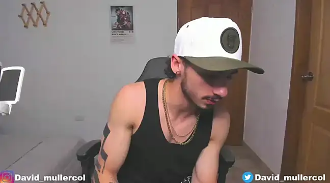 Snapshot of David_Brown18 chatting on December 27, 1:22 am David Brown18 online show from December 27, 1:22 am