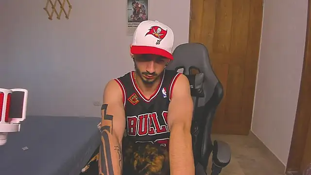 Snapshot of David_Brown18 chatting on January 17, 9:50 pm David Brown18 online show from January 17, 9:50 pm