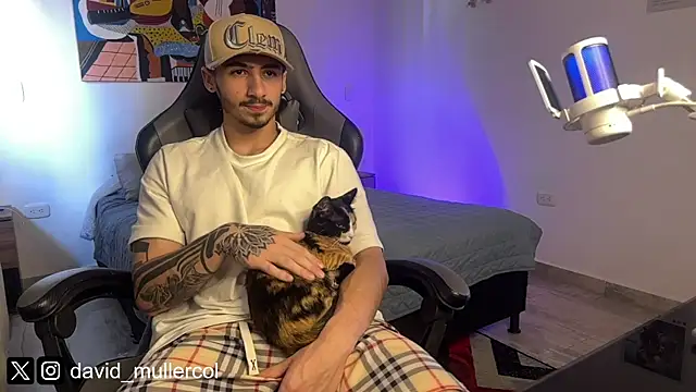 Snapshot of David_Brown18 chatting on March 16, 9:16 pm David Brown18 online show from March 16, 9:16 pm