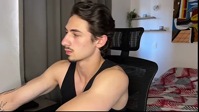 Snapshot of David_Brown18 chatting on May 4, 7:32 pm David Brown18 online show from May 4, 7:32 pm