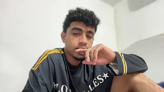 Snapshot of dominic_brandd23 chatting on September 17, 9:16 pm dominic brandd23 online show from September 17, 9:16 pm