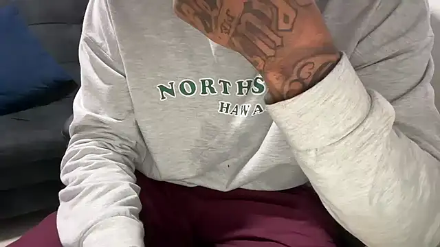 dominic brandd23 online show from January 14, 5:13 am