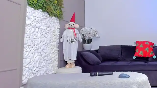 Deliciouslips online show from January 16, 5:33 pm