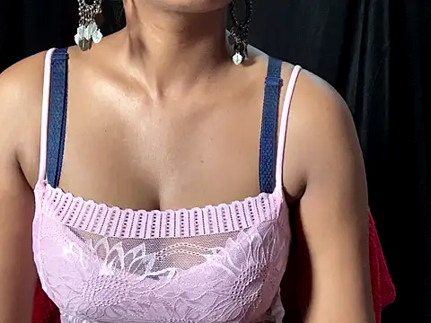 Snapshot of Sexy_trisha__7 chatting on September 20, 5:47 pm Sexy trisha 7 online show from September 20, 5:47 pm