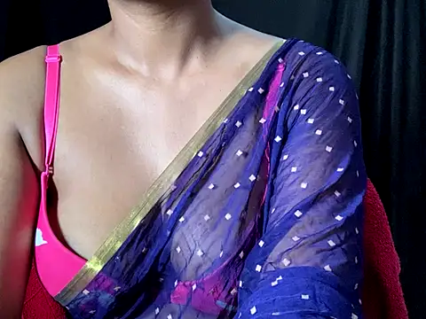 Snapshot of Sexy_trisha__7 chatting on September 22, 8:27 am Sexy trisha 7 online show from September 22, 8:27 am