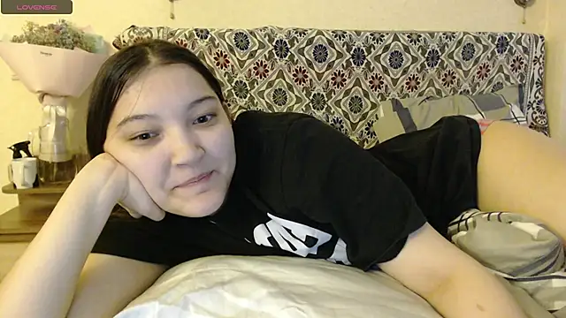 Snapshot of AlisaDevis chatting on February 9, 10:09 am AlisaDevis online show from February 9, 10:09 am