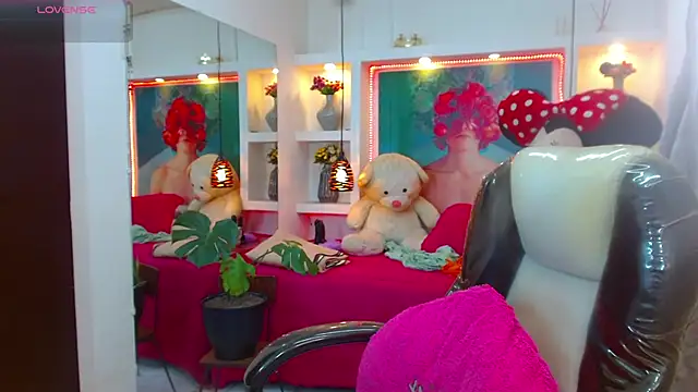 lorenapinto online show from October 29, 5:58 pm