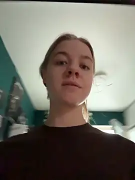 candy maggie online show from November 17, 8:31 am