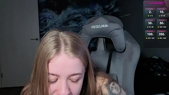 candy maggie online show from December 18, 5:19 pm