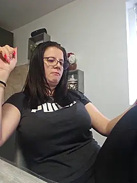 KristenVega online show from November 21, 9:30 am