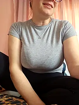 KristenVega online show from April 1, 11:44 am