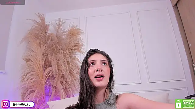 EmilyS   online show from May 16, 7:45 pm