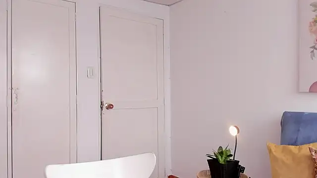 cuddlingbunny online show from May 7, 4:01 pm