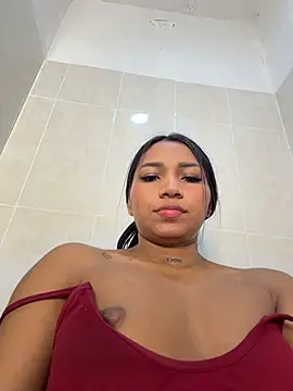 Snapshot of Barbiebrunette_ chatting on July 17, 4:30 am Barbiebrunette online show from July 17, 4:30 am