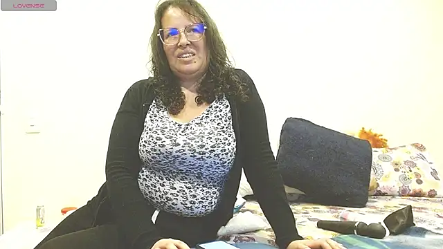 Snapshot of honeyhot_paty chatting on March 15, 9:49 pm honeyhot paty online show from March 15, 9:49 pm