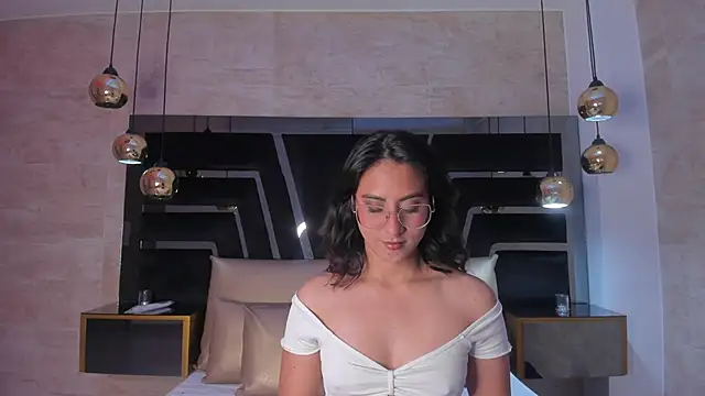 DaraBeckett online show from October 2, 11:50 am