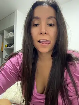 Snapshot of emely_sexx20 chatting on June 10, 2:56 am emely sexx20 online show from June 10, 2:56 am