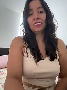 Snapshot of emely_sexx20 chatting on June 30, 10:44 pm emely sexx20 online show from June 30, 10:44 pm
