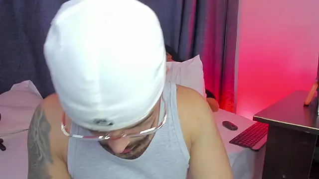 Snapshot of jacob_stud18_ chatting on April 10, 10:36 pm jacob stud18 online show from April 10, 10:36 pm