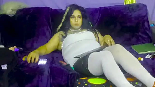 Snapshot of indica310 chatting on March 8, 2:12 am indica310 online show from March 8, 2:12 am