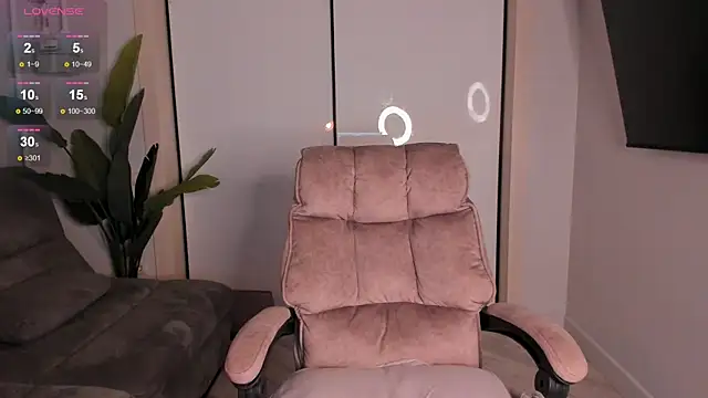 Snapshot of helen_ramsay chatting on March 19, 4:13 pm helen ramsay online show from March 19, 4:13 pm