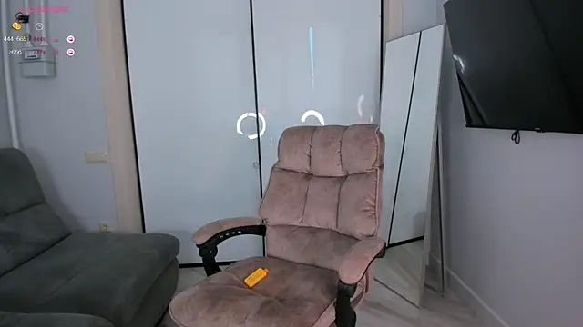 Snapshot of helen_ramsay chatting on September 22, 2:52 pm helen ramsay online show from September 22, 2:52 pm