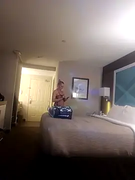 Snapshot of mollyfourtune chatting on January 7, 4:26 am mollyfourtune online show from January 7, 4:26 am