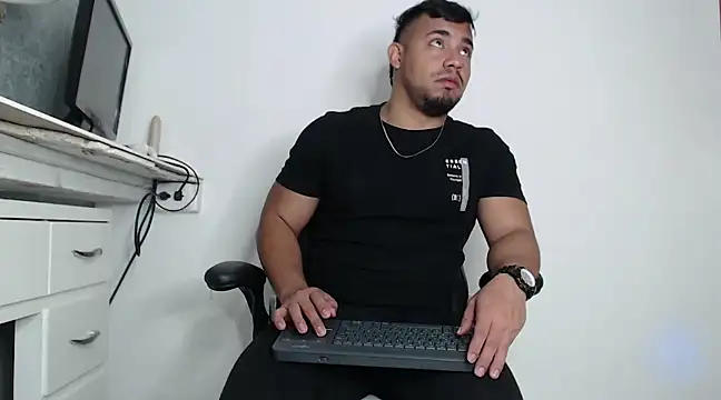 BrianMalonee online show from February 17, 2:26 pm