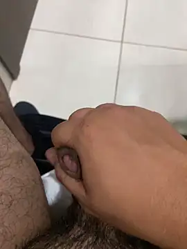 leocardenaz online show from May 29, 3:48 am