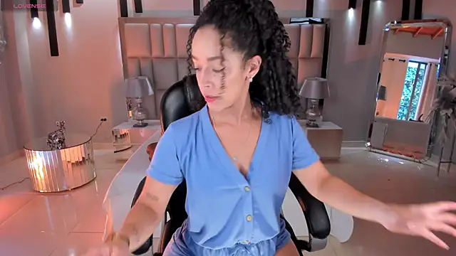 AlessaRomero online show from May 20, 8:26 pm