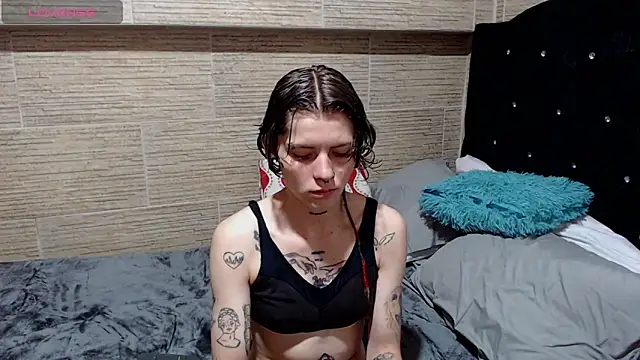 pretty cristal69 online show from February 21, 11:55 am