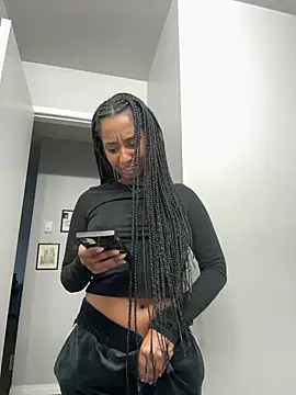 Your Paris online show from February 21, 12:38 am