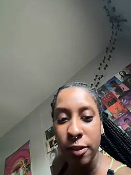 Your Paris online show from March 3, 12:15 am