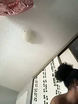 Your Paris online show from March 9, 7:59 pm