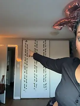 Your Paris online show from March 11, 12:00 am