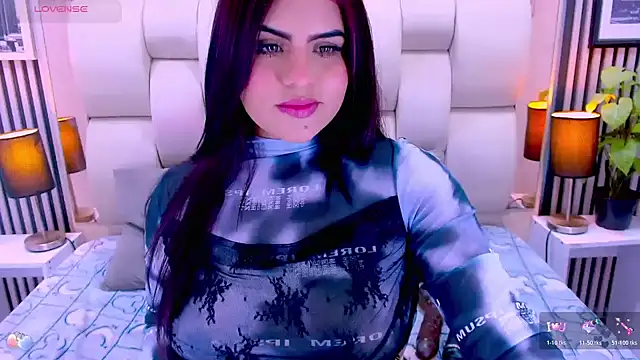Snapshot of sarah_cream chatting on April 9, 3:50 am sarah cream online show from April 9, 3:50 am